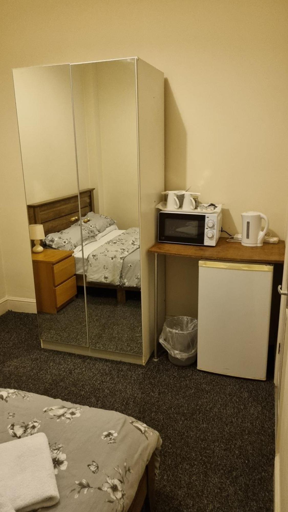 Shamrock Guest House Gravesend Esterno foto